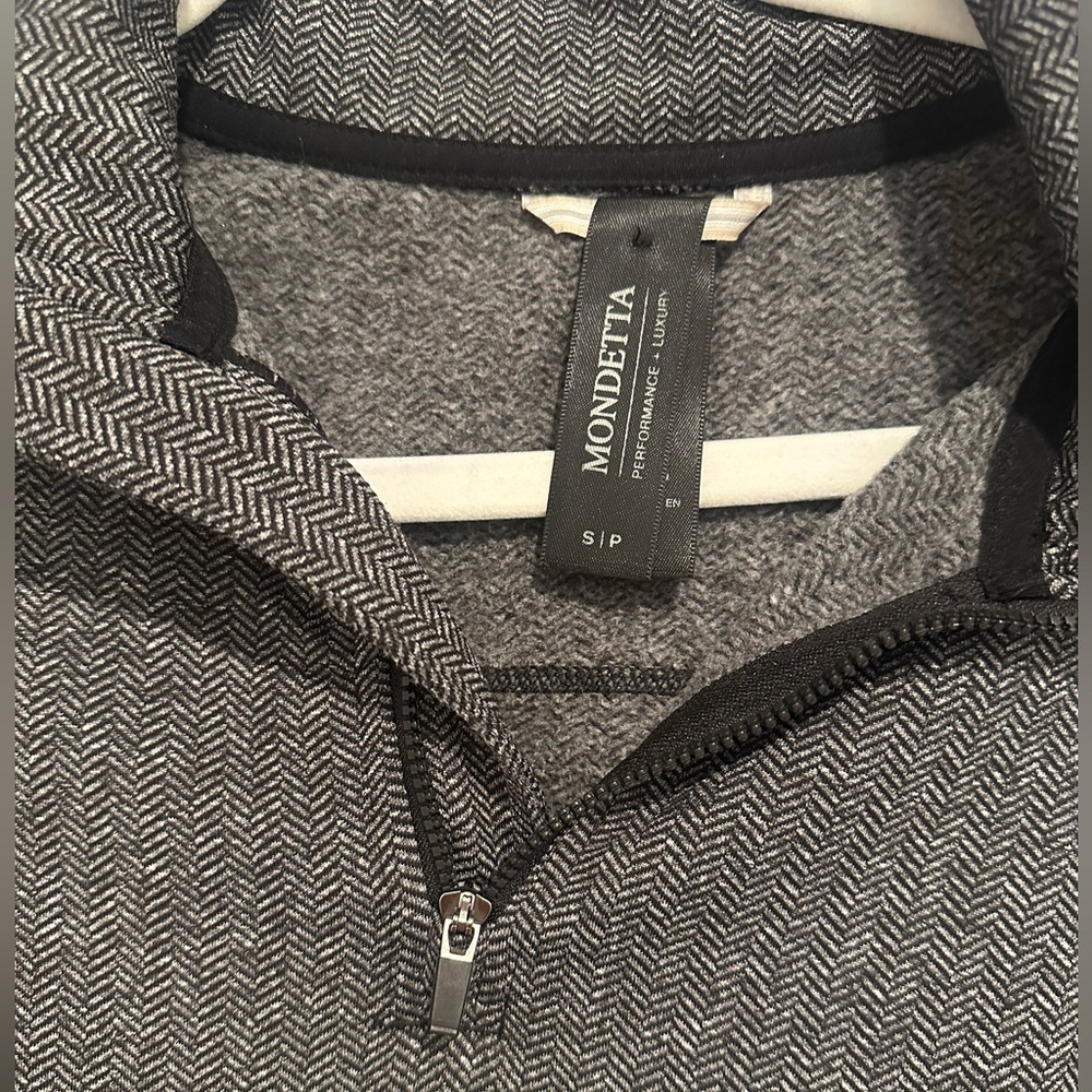 Atheleisure 3/4 zip - Picture 3 of 4